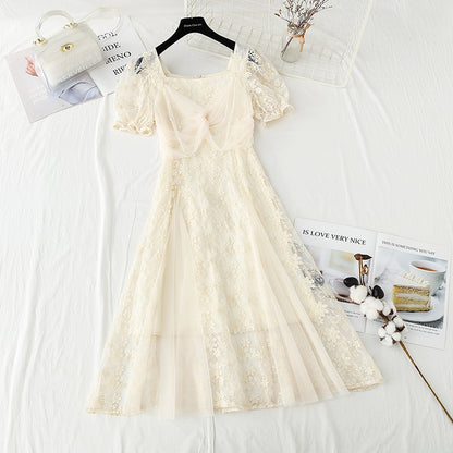 Robe en dentelle avec petite jupe taille fine 4422