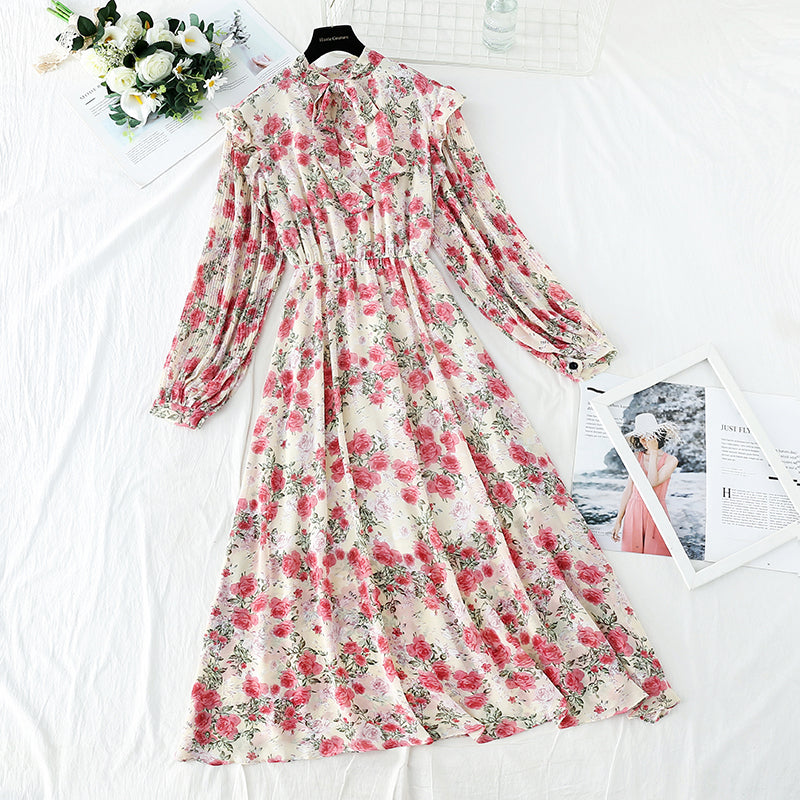 La nouvelle robe en mousseline florale pour femme est ajustée à la taille 4545