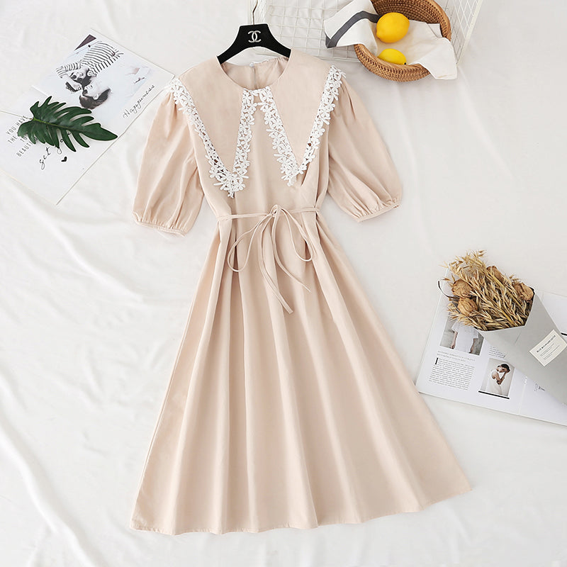 Robe en coton et lin à col poupée en dentelle 4140