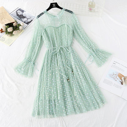 Robe en maille à pois et dentelle à vagues douces 4039