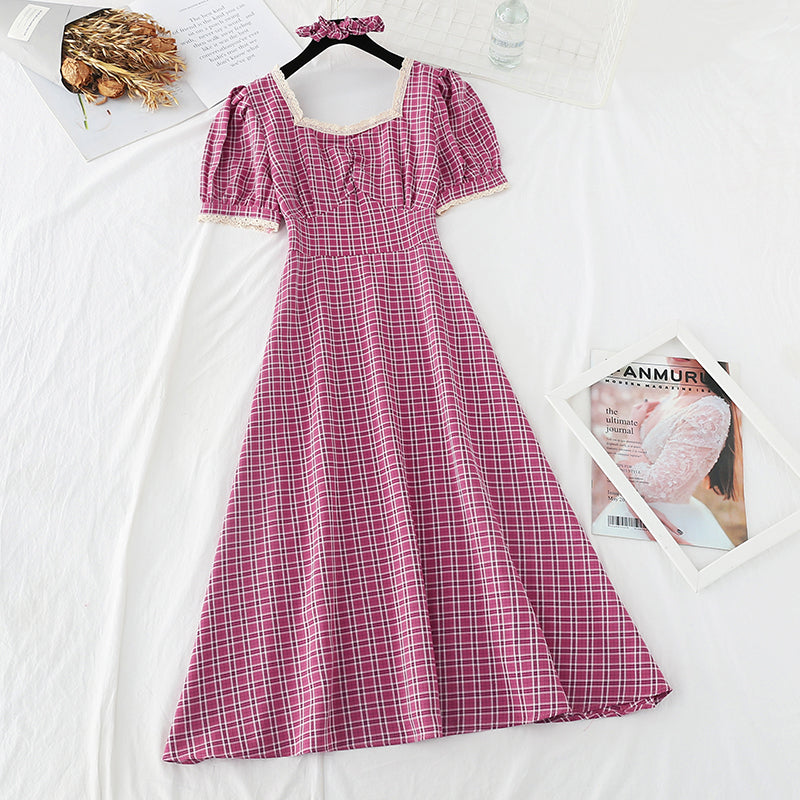 Taille fine avec col carré et super robe de fée 4188