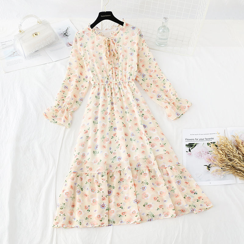 Robe fleurie coupe-vent douce à col à lacets 3837