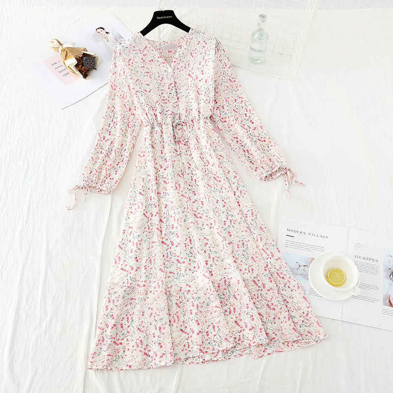 Robe fleurie en mousseline de soie fine avec lacets à la taille 3885