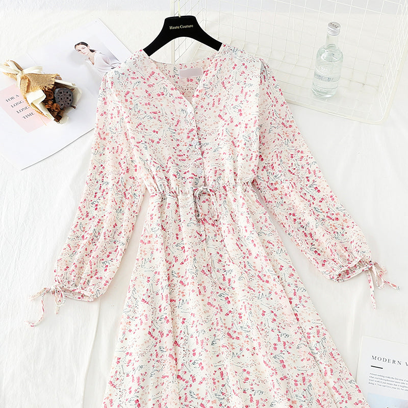 Robe fleurie en mousseline de soie fine avec lacets à la taille 3885