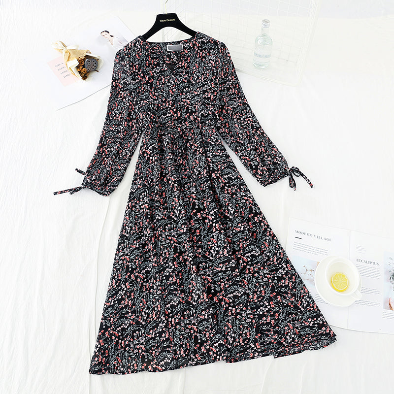 Robe fleurie en mousseline de soie fine avec lacets à la taille 3885