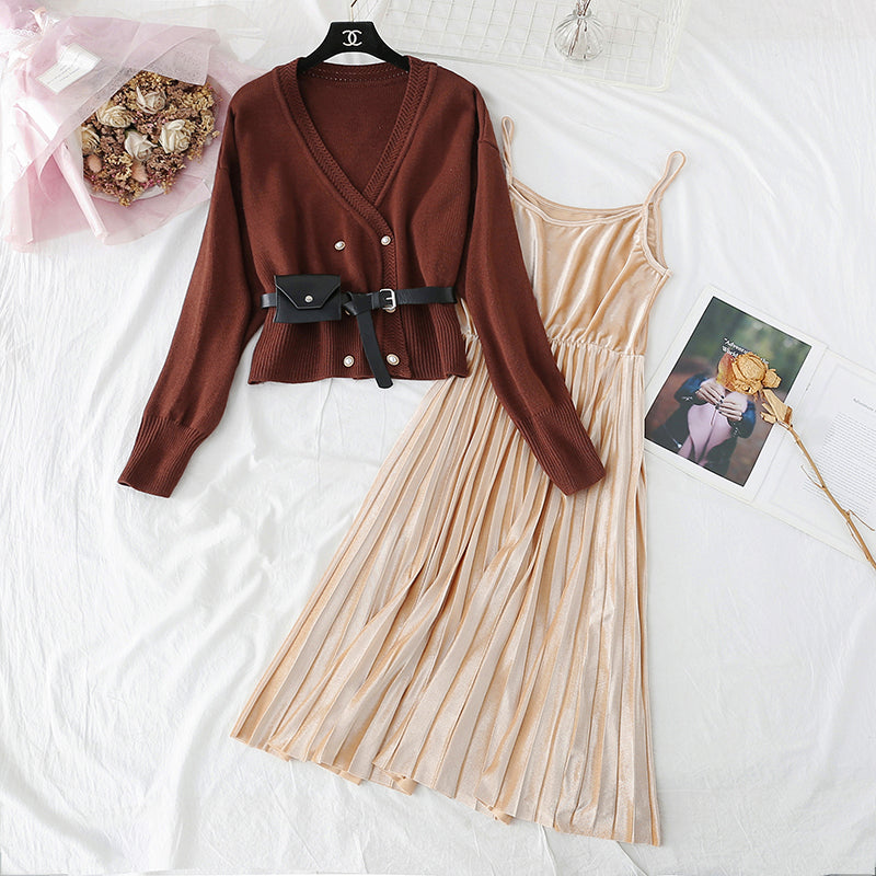 Sweater cardigan + pleated velvet suspender skirt  3950