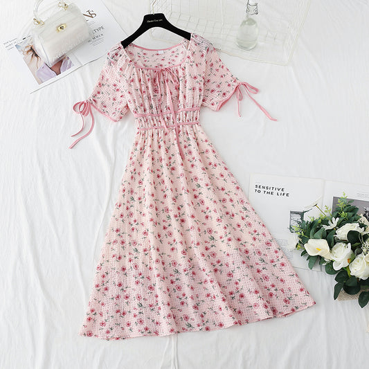 Petite robe douce à lacets fraîche jupe à fleurs cassées semble mince 4865