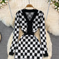 Robe en tricot à col en V avec bas fessier 3779